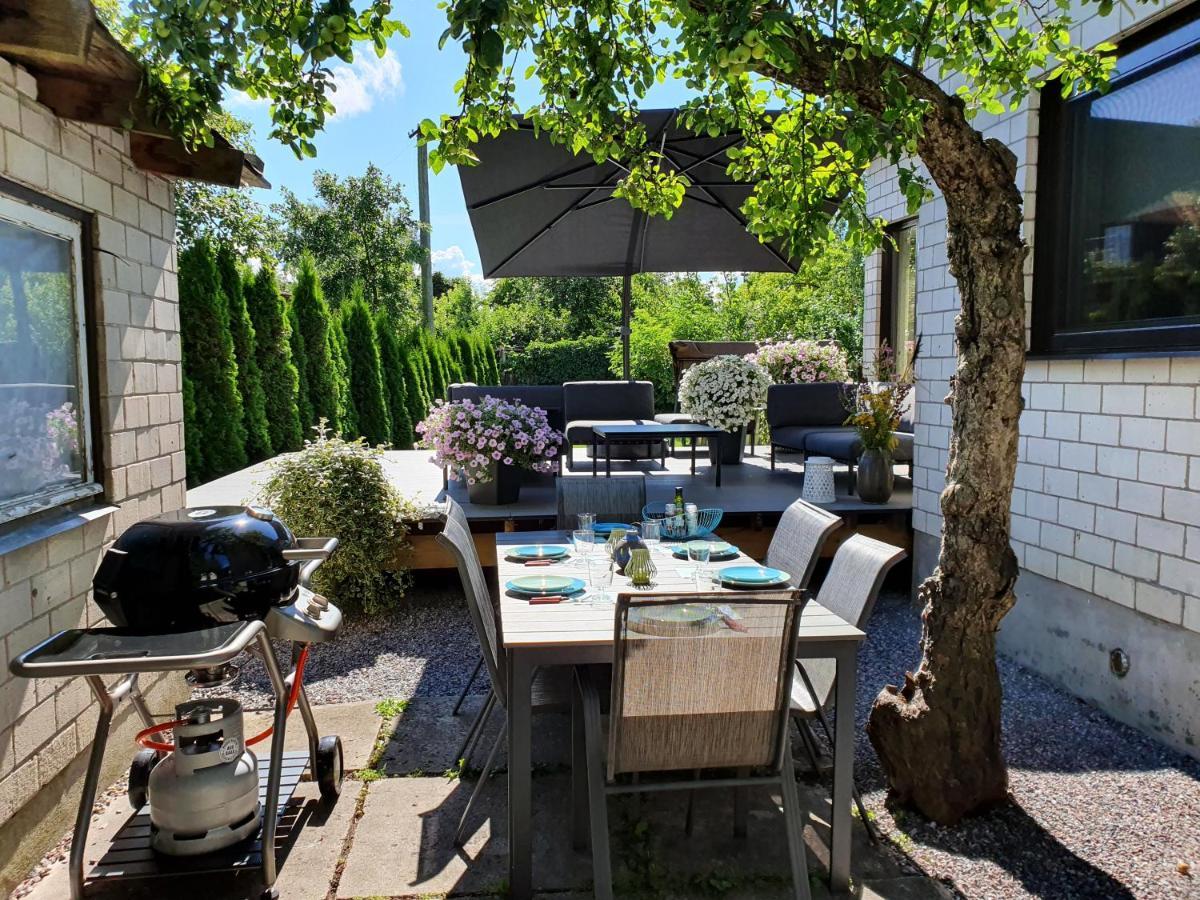 Elly House Villa Hapsal Exteriör bild